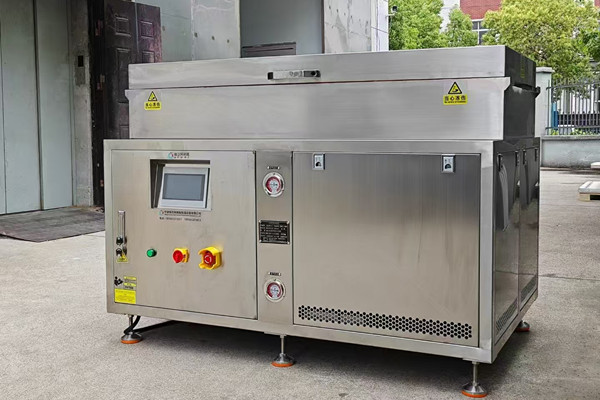 j9九游会真人第一品牌-152℃超低温淬火冷冻箱，极致低温技术开启工业冷冻新时代